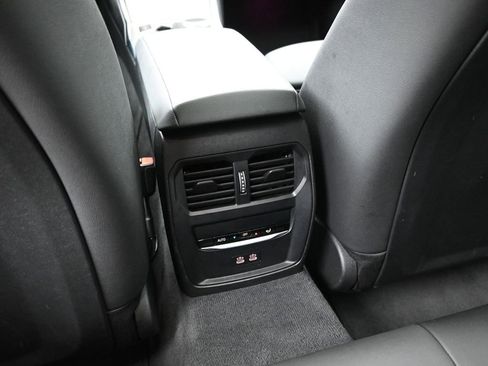 Used 2025 BMW i4 eDrive40 image 22