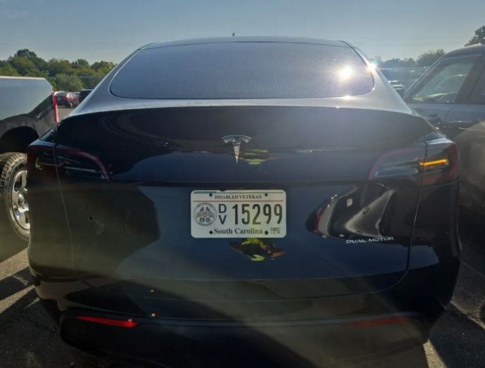 Used 2024 Tesla Model Y Long Range AWD/4WD image 13