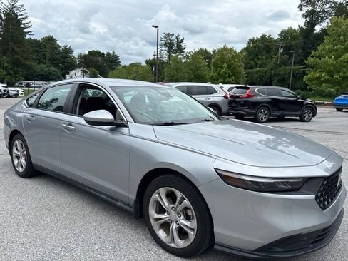 Used 2023 Honda Accord LX image 10