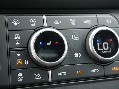 Used 2023 Land Rover Defender 90 Carpathian Edition image 7