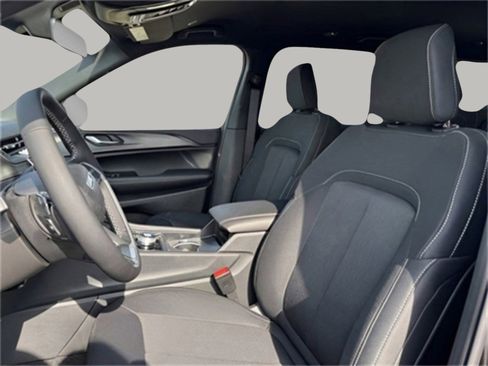 New 2025 Jeep Grand Cherokee L Laredo image 10