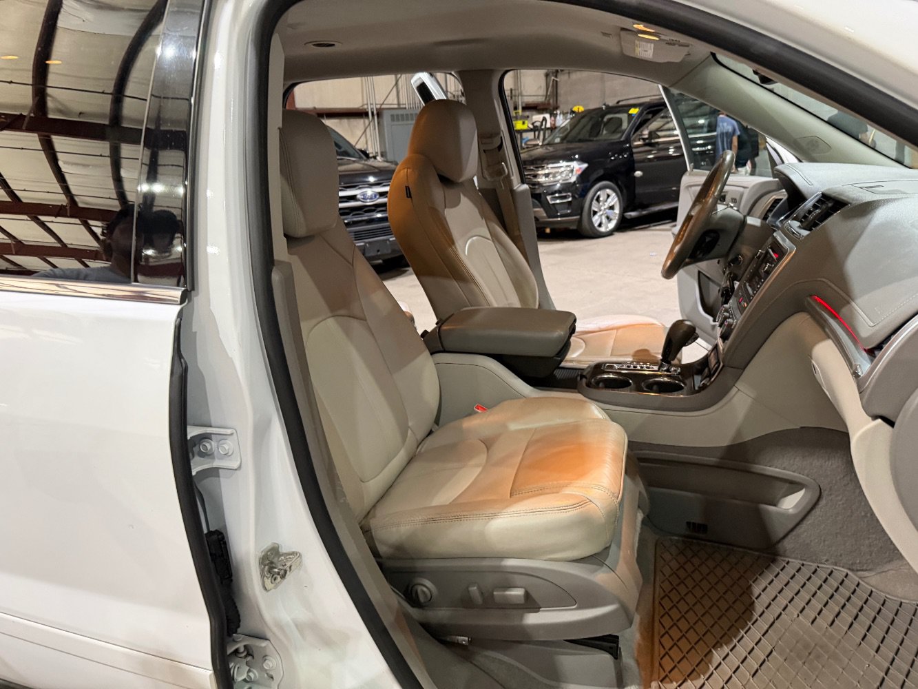 Used 2017 GMC Acadia Limited SLT FWD image 27