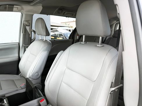 Used 2019 Toyota Sienna XLE w/ XLE Navigation Package AWD/4WD image 25