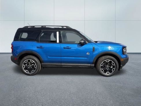 Used 2025 Ford Bronco Sport Outer Banks w/ Outer Banks Tech Package+ AWD/4WD image 2