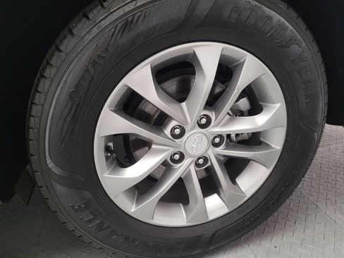 Used 2019 Hyundai Santa Fe SE image 31