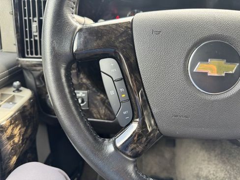 Used 2022 Chevrolet Express 2500 w/ Enhanced Convenience Package image 24