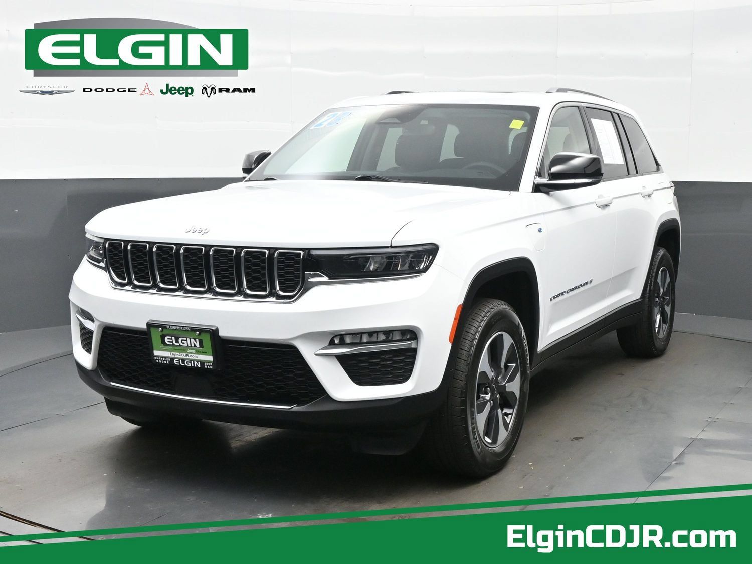 Used 2023 Jeep Grand Cherokee 4WD 4xe image 1