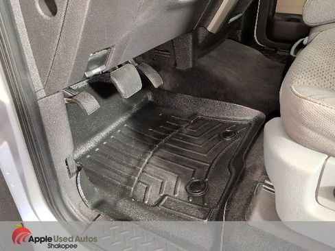 Used 2011 Ford F150 XLT w/ XLT Chrome Pkg image 10