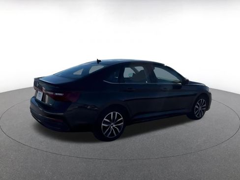 Used 2025 Volkswagen Jetta SE image 12