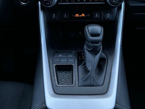 Used 2025 Toyota RAV4 XLE image 23