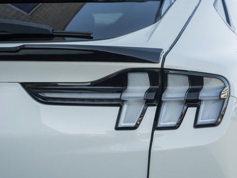 Used 2021 Ford Mustang Mach-E Select image 8