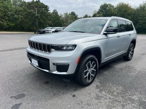 New 2025 Jeep Grand Cherokee L Limited w/ Trailer Tow Package image 3