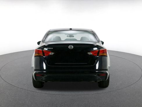 Used 2025 Nissan Altima 2.5 SV FWD image 8