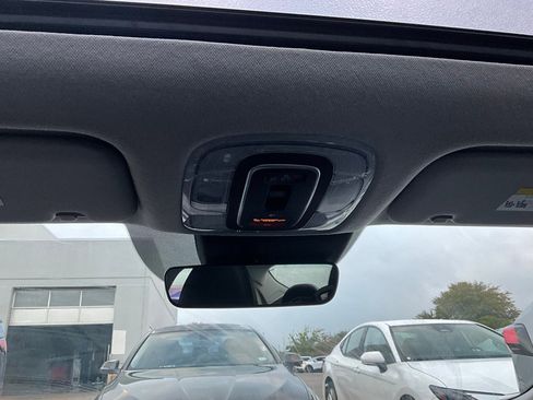 Used 2025 Hyundai Elantra Limited image 17