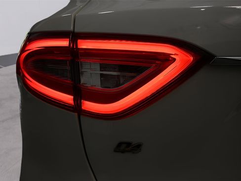 Used 2019 Maserati Levante AWD/4WD image 35