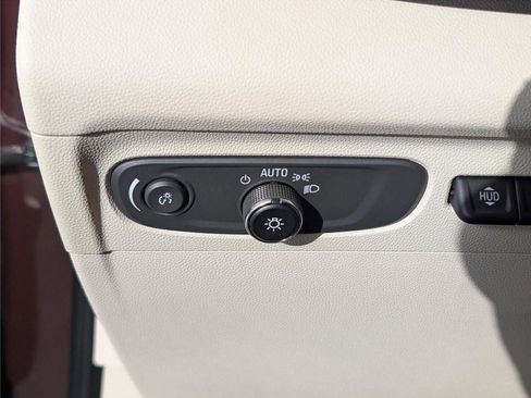 Used 2023 Buick Envision Avenir image 24