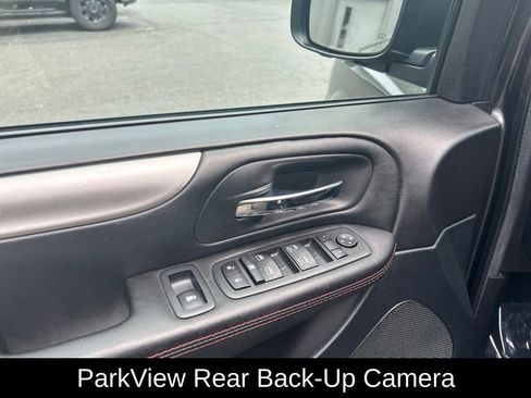 Used 2019 Dodge Grand Caravan GT FWD image 13