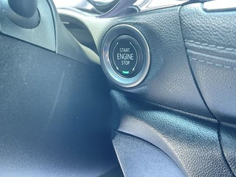 Used 2021 Buick Encore GX Essence w/ Experience Buick Package AWD/4WD image 16