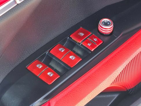 Used 2020 Toyota Camry XSE FWD image 32