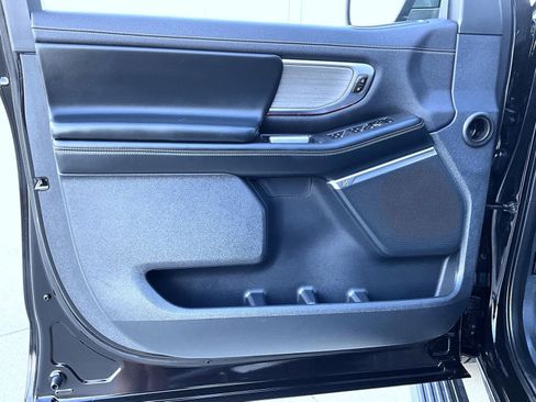 Used 2025 Ford Expedition Max Platinum AWD/4WD image 9