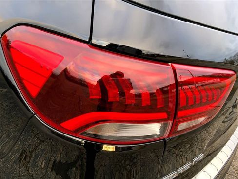 Used 2019 Kia Sorento SX image 28