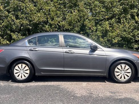 Used 2012 Honda Accord LX image 9