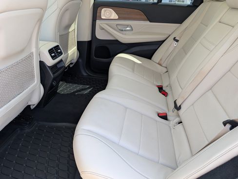 Used 2023 Mercedes-Benz GLE 350 4MATIC image 13