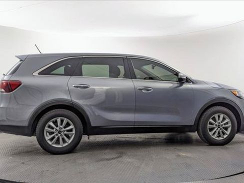 Used 2020 Kia Sorento LX FWD image 9