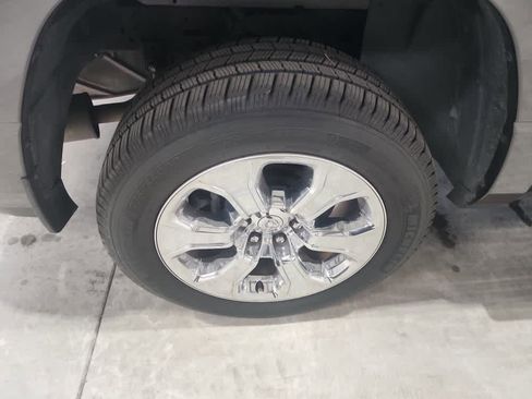 Used 2019 RAM 1500 Big Horn image 14