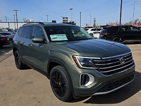 New 2026 Volkswagen Atlas SE FWD image 3