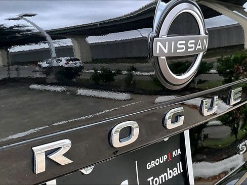 Used 2023 Nissan Rogue SV image 28