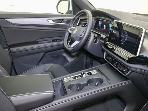 New 2026 Volkswagen Atlas Cross Sport SE image 16