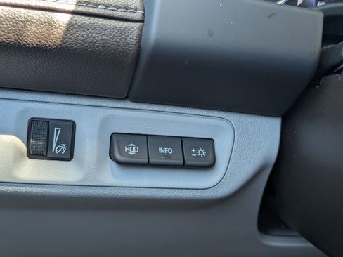 Used 2021 GMC Acadia SLT w/ Technology Package AWD/4WD image 19