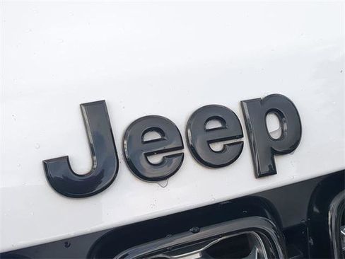 Certified 2020 Jeep Grand Cherokee Altitude image 13