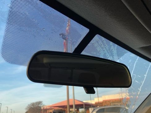 Used 2015 Nissan Frontier SV image 23