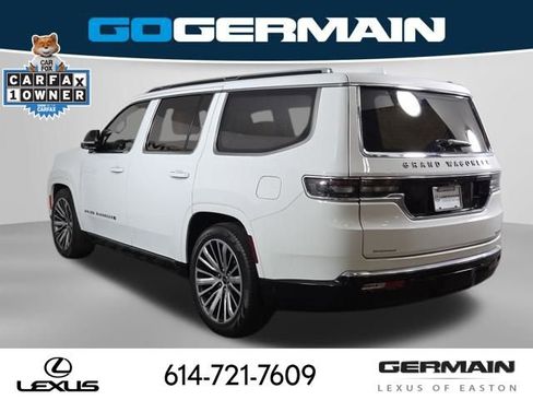 Used 2023 Jeep Grand Wagoneer Series III w/ HD Trailer Tow Package AWD/4WD image 11