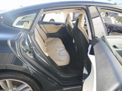 Used 2013 Tesla Model S Performance image 28