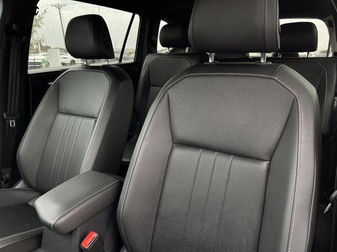 Used 2023 Volkswagen Tiguan SE R-Line image 12