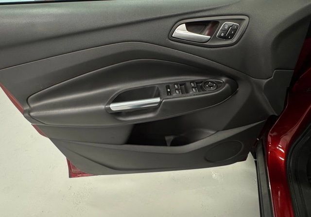Used 2017 Ford Escape Titanium FWD image 25