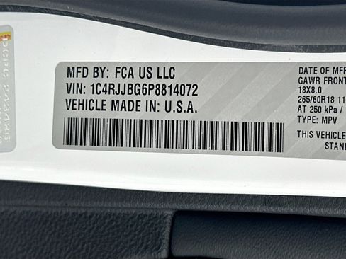 Used 2023 Jeep Grand Cherokee L Limited RWD image 34