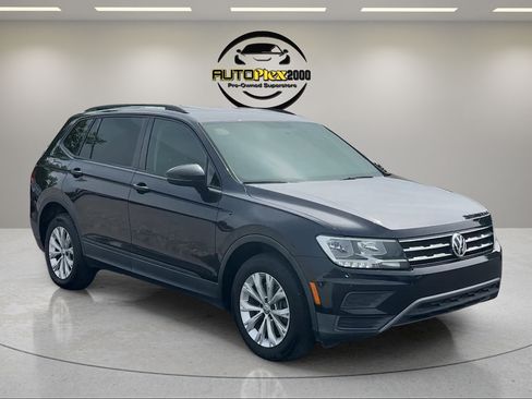 Used 2018 Volkswagen Tiguan S w/ 3rd Row Seat Package AWD/4WD image 1
