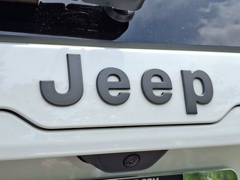 Certified 2026 Jeep Cherokee Limited AWD/4WD image 34