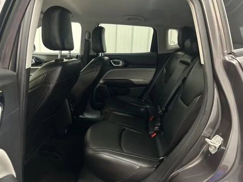 Used 2022 Jeep Compass Limited image 10