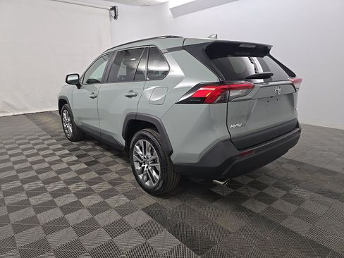 Used 2022 Toyota RAV4 XLE Premium FWD image 6