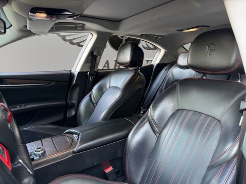 Used 2017 Maserati Ghibli image 9