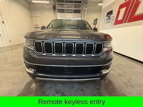 Used 2022 Jeep Wagoneer Series III w/ Premium Group I AWD/4WD image 7