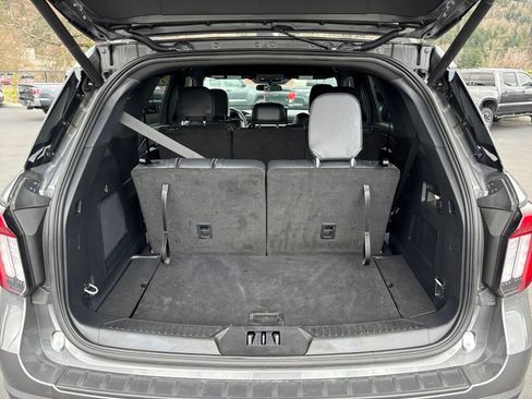 Used 2025 Ford Explorer ST-Line w/ ST-Line Street Pack image 25
