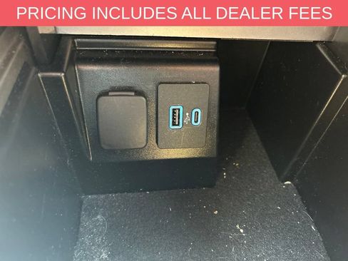 Used 2021 Ford Explorer Limited w/ Equipment Group 301A AWD/4WD image 6