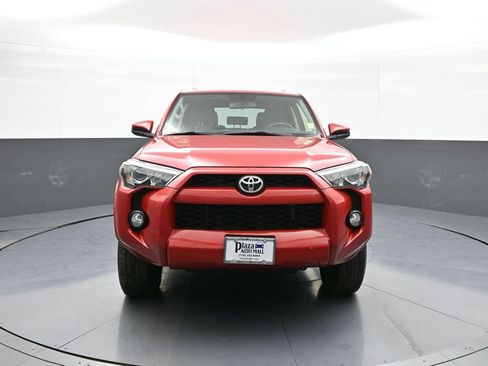 Used 2016 Toyota 4Runner SR5 AWD/4WD image 2