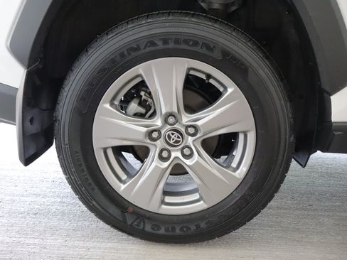Used 2024 Toyota RAV4 XLE w/ Convenience Package AWD/4WD image 28